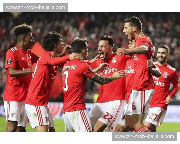 巅峰对决：巴拉纳竞技vs圣保罗，在“魔鬼主场”与“三色豪门”之间，谁能主宰南美绿茵？